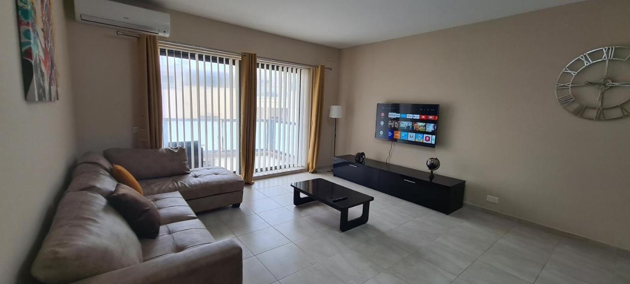 Large Apartment In Marsascala. Sleeps 6 Marsaskala Eksteriør billede