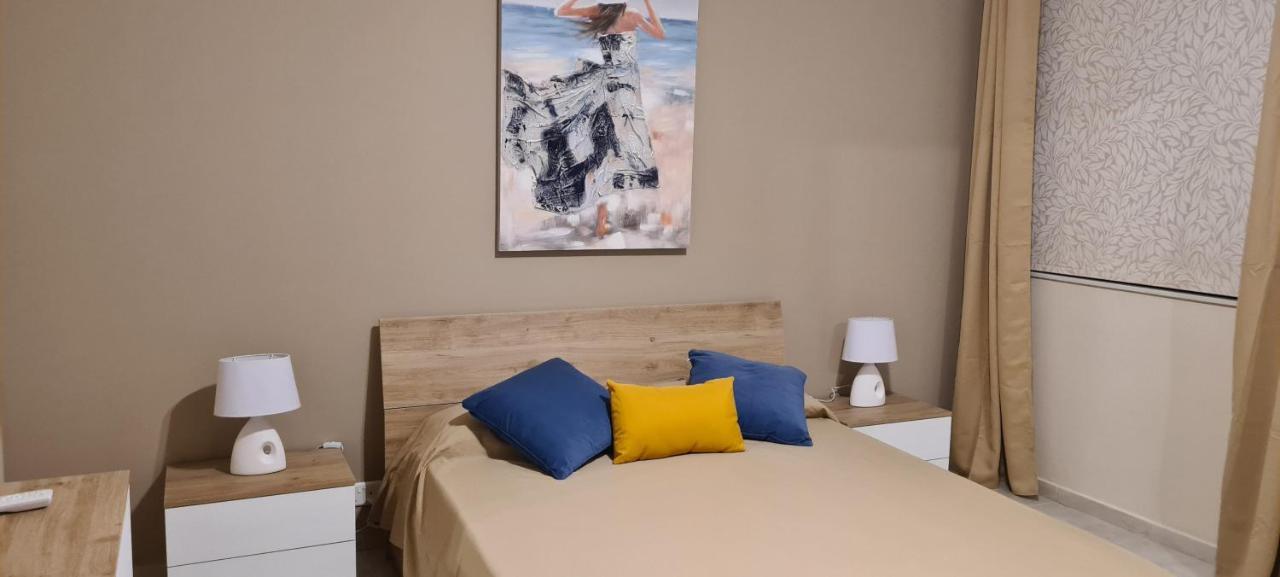 Large Apartment In Marsascala. Sleeps 6 Marsaskala Eksteriør billede